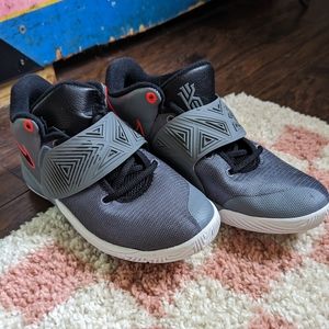 Kyrie Flytrap III Basketball Shoes Nike youth 7